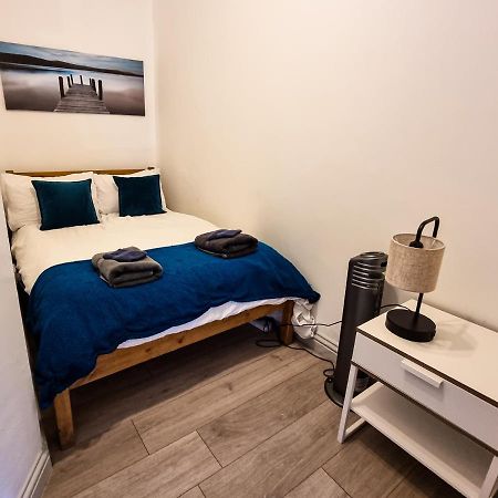 Newly Refurbished Flat In Central Cheltenham With Parking Kültér fotó