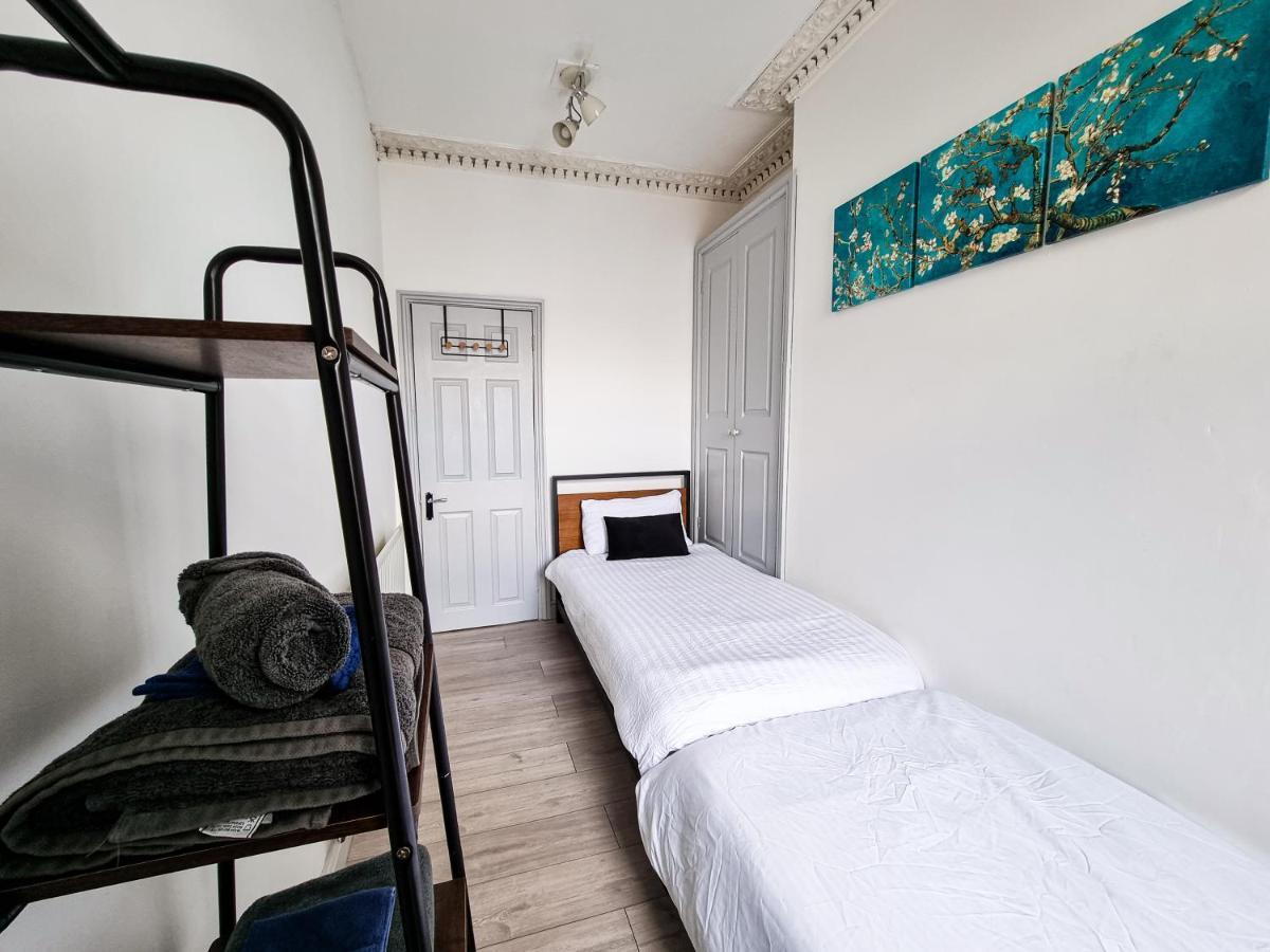 Newly Refurbished Flat In Central Cheltenham With Parking Kültér fotó