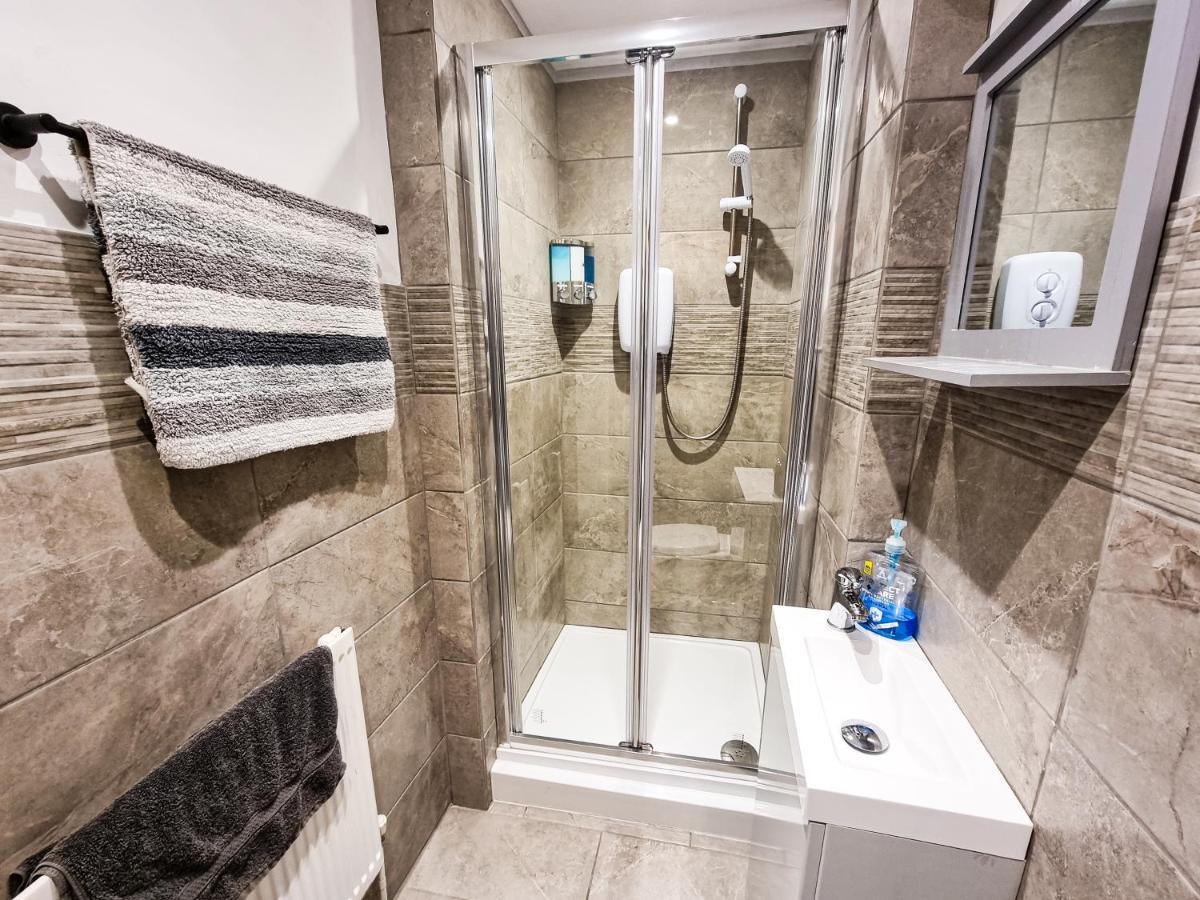 Newly Refurbished Flat In Central Cheltenham With Parking Kültér fotó