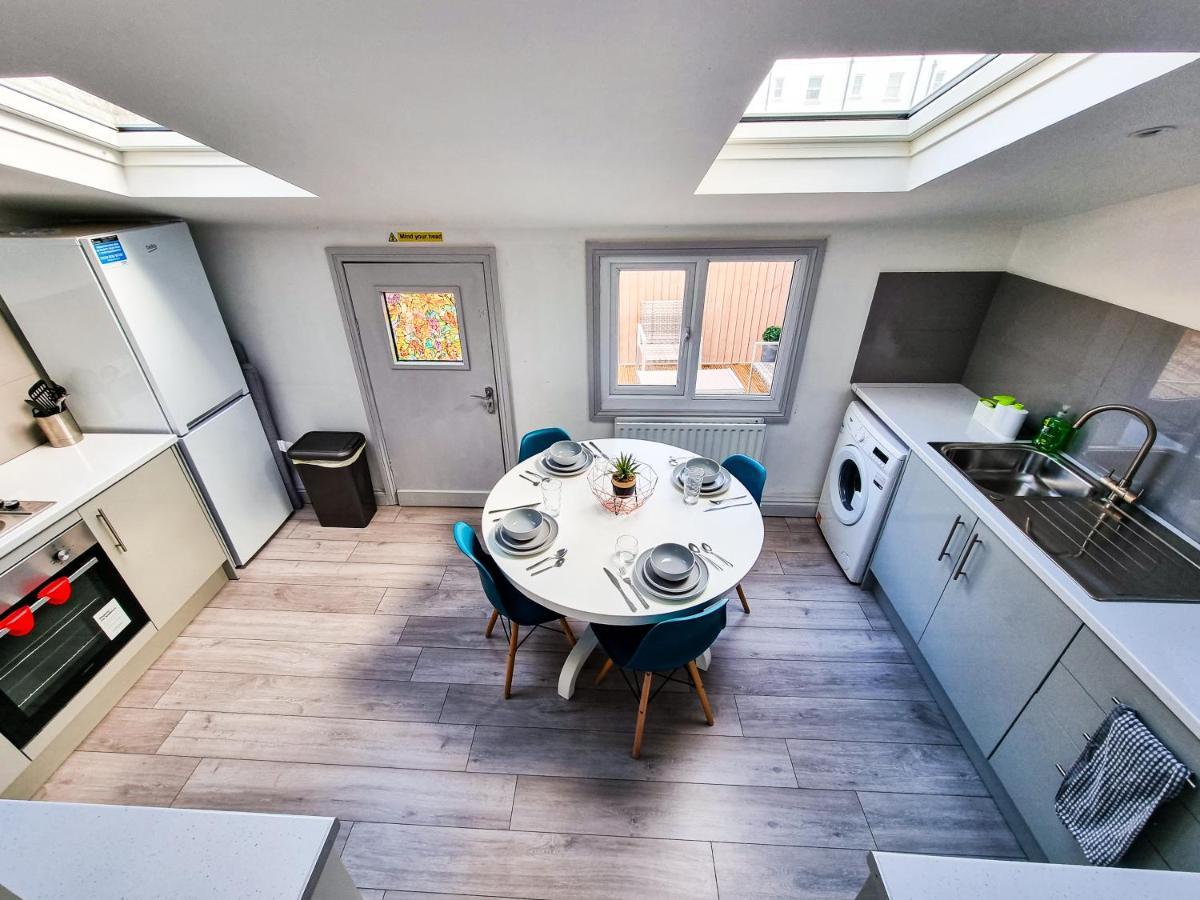 Newly Refurbished Flat In Central Cheltenham With Parking Kültér fotó