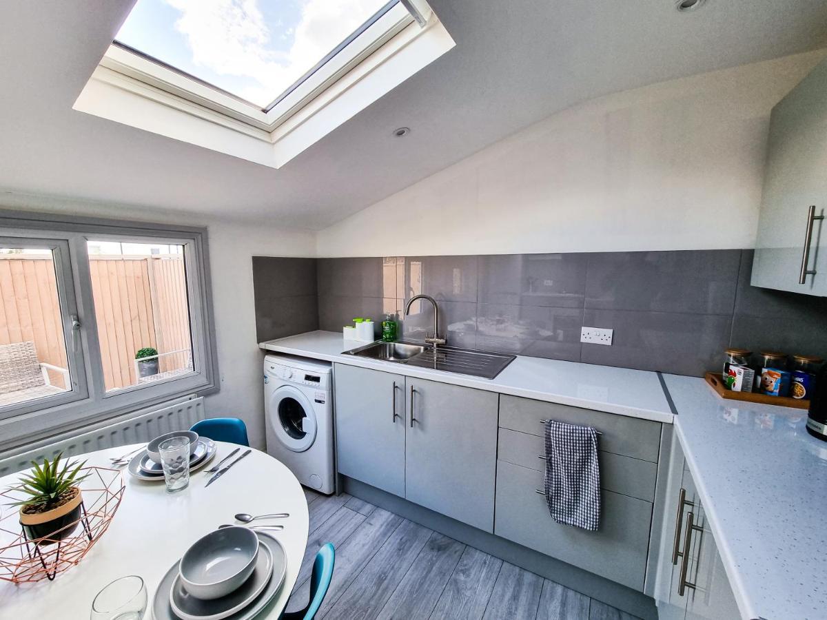 Newly Refurbished Flat In Central Cheltenham With Parking Kültér fotó
