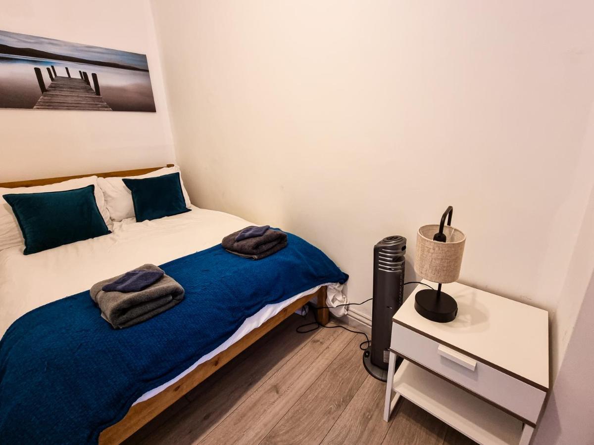 Newly Refurbished Flat In Central Cheltenham With Parking Kültér fotó