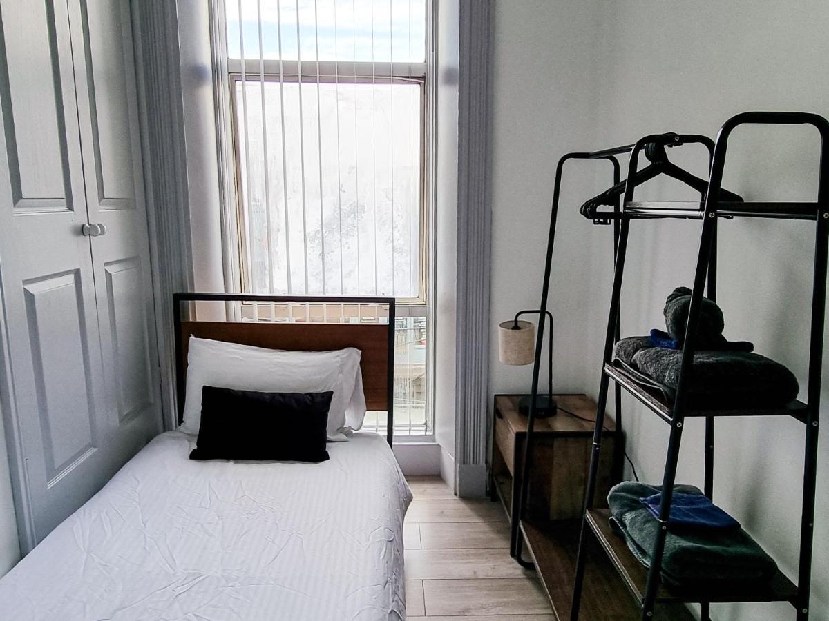 Newly Refurbished Flat In Central Cheltenham With Parking Kültér fotó